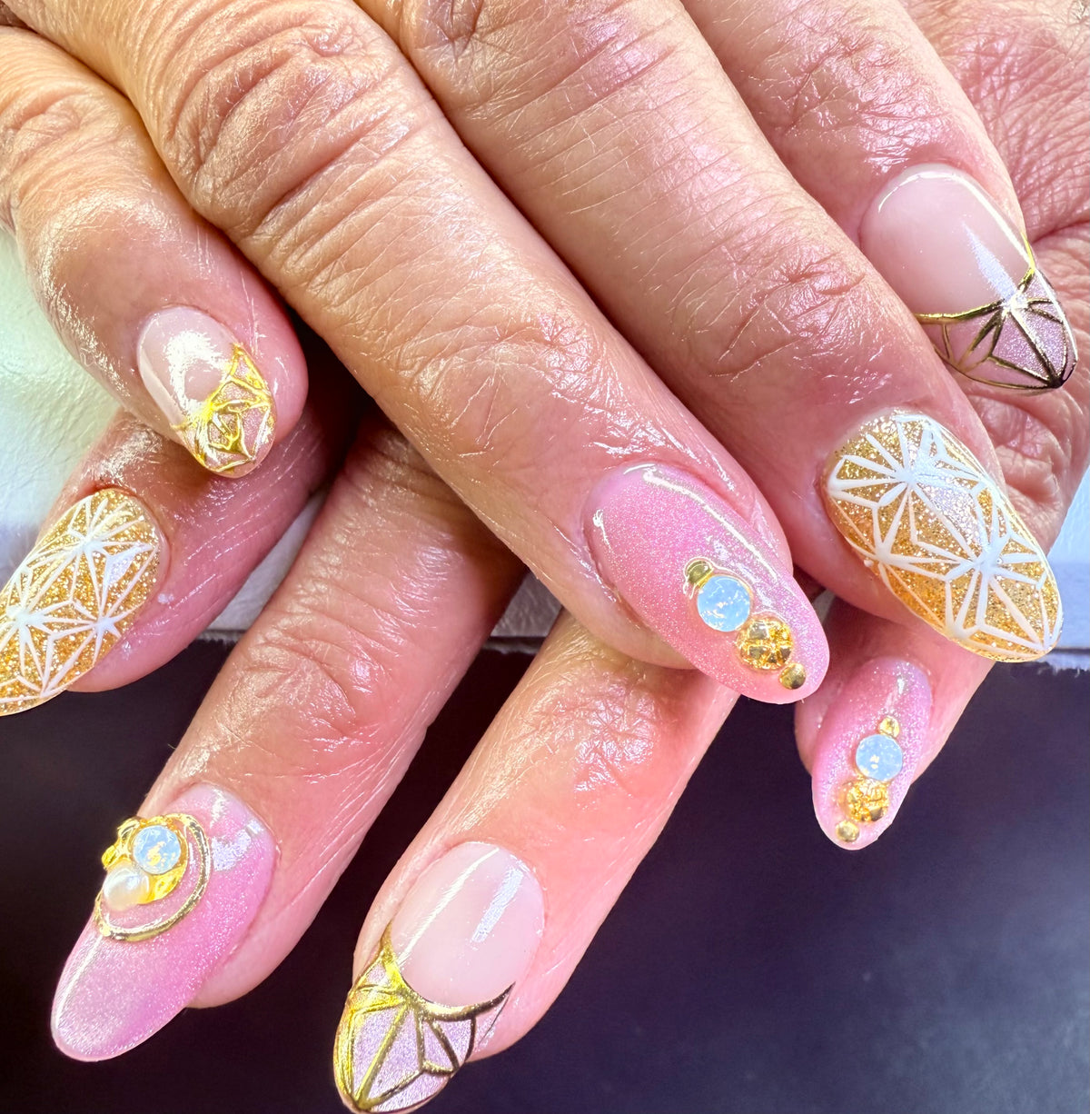Mama Moniq’s Mani